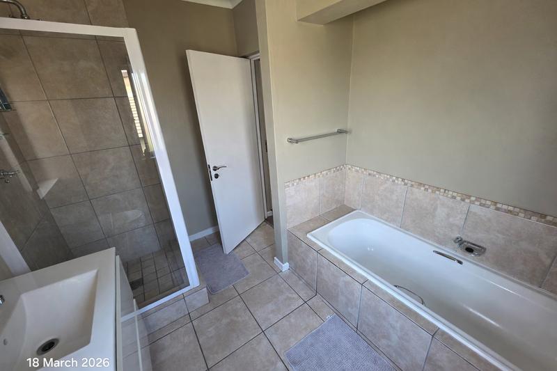 To Let 2 Bedroom Property for Rent in Beverley Gauteng