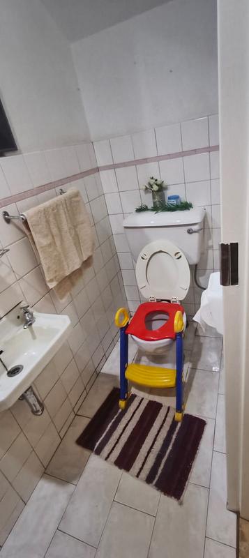 5 Bedroom Property for Sale in Pretoria Gardens Gauteng