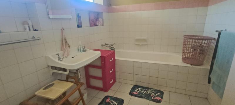 5 Bedroom Property for Sale in Pretoria Gardens Gauteng