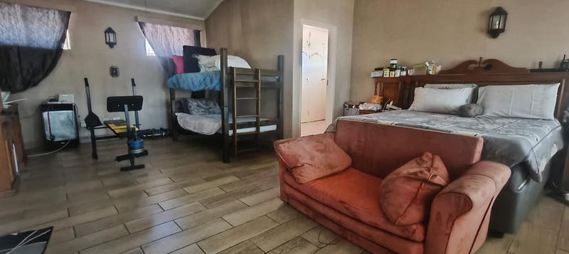 5 Bedroom Property for Sale in Pretoria Gardens Gauteng