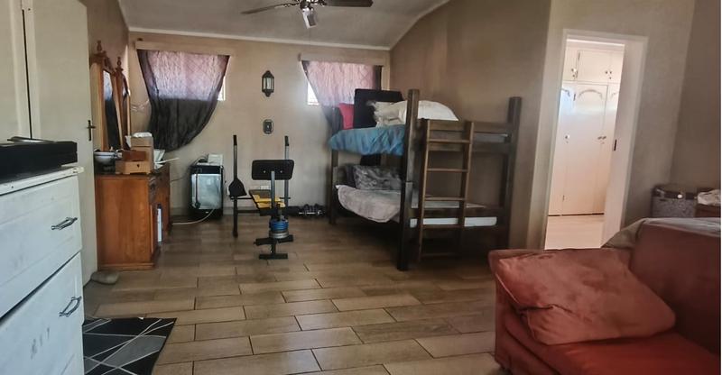 5 Bedroom Property for Sale in Pretoria Gardens Gauteng