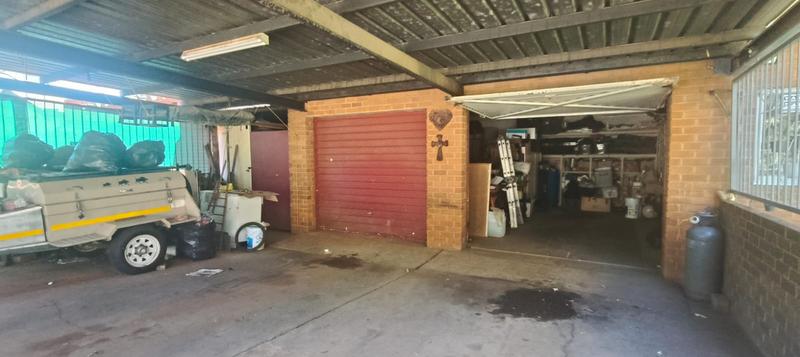 5 Bedroom Property for Sale in Pretoria Gardens Gauteng