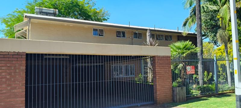 5 Bedroom Property for Sale in Pretoria Gardens Gauteng