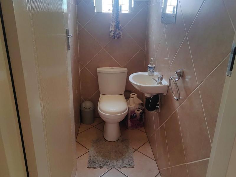 4 Bedroom Property for Sale in Valhalla Gauteng