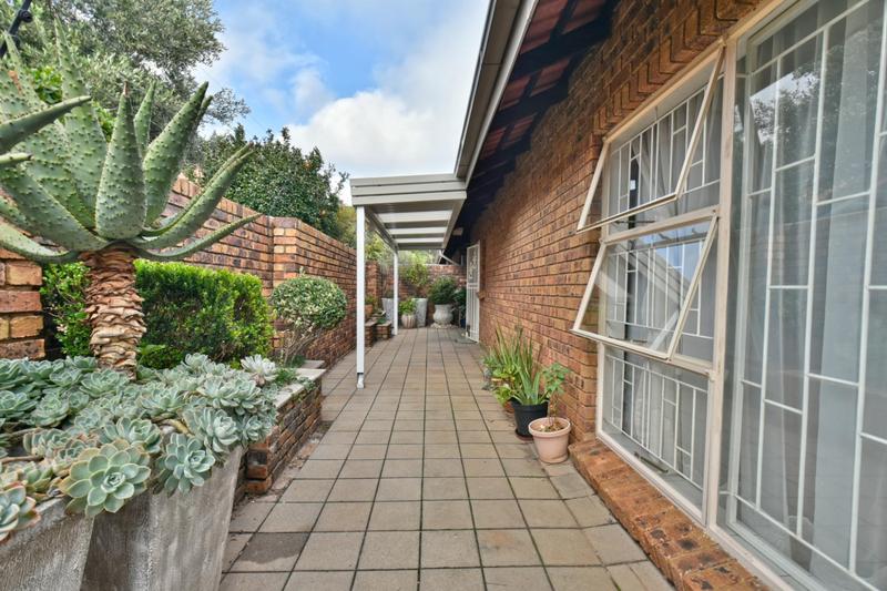 2 Bedroom Property for Sale in New Redruth Gauteng