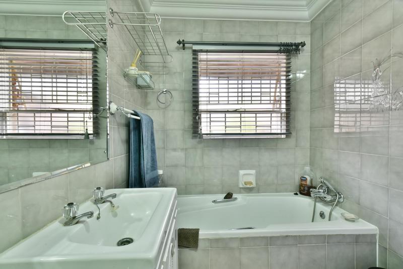 2 Bedroom Property for Sale in New Redruth Gauteng