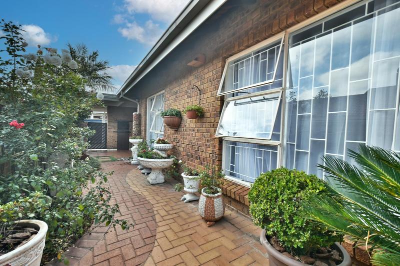 2 Bedroom Property for Sale in New Redruth Gauteng