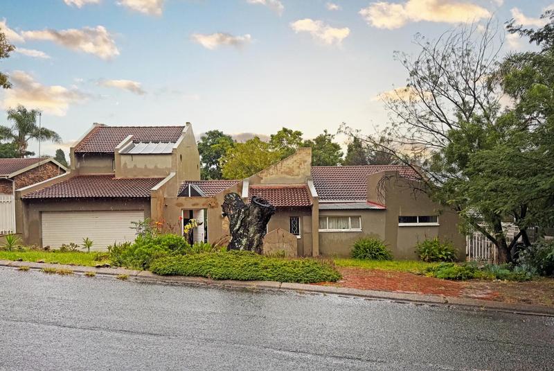 4 Bedroom Property for Sale in Randpark Ridge Gauteng