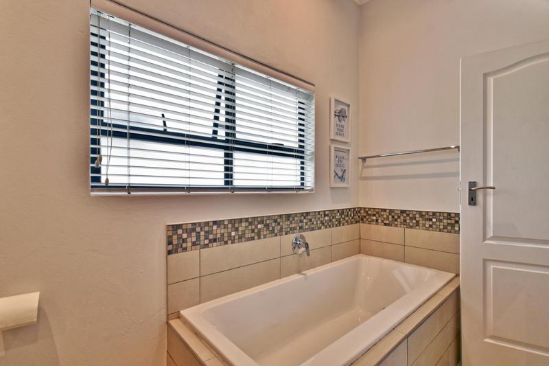 3 Bedroom Property for Sale in Broadacres Gauteng