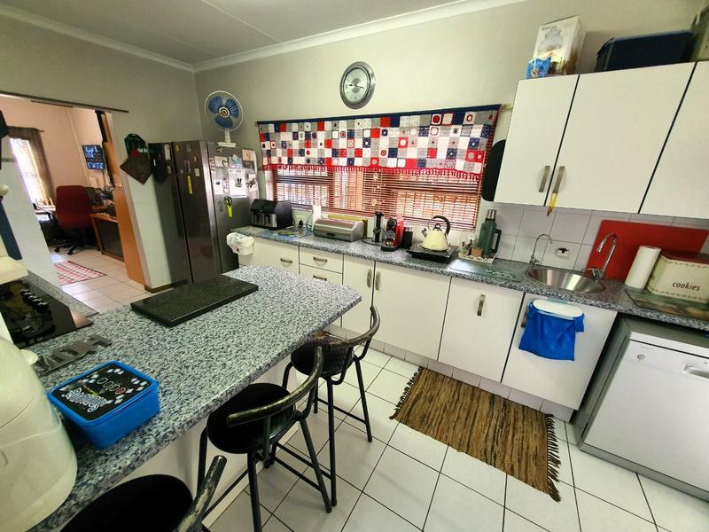 3 Bedroom Property for Sale in Theresa Park Gauteng
