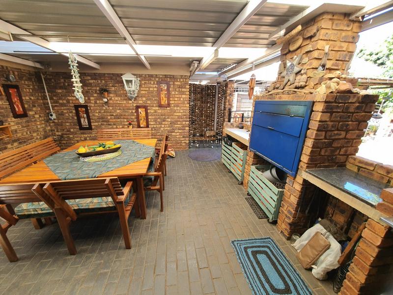 3 Bedroom Property for Sale in Theresa Park Gauteng
