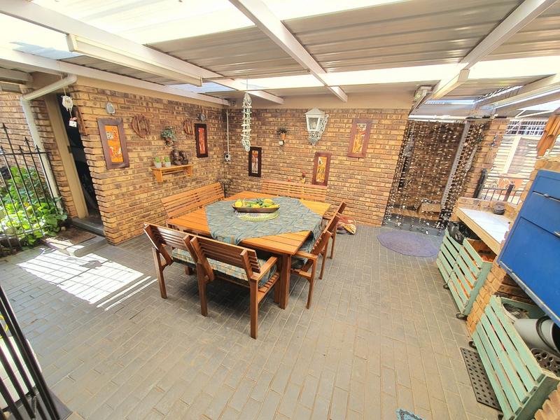 3 Bedroom Property for Sale in Theresa Park Gauteng