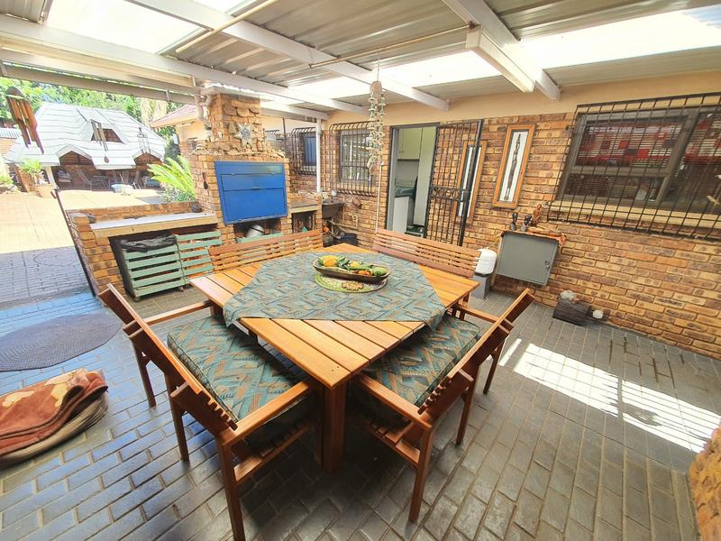 3 Bedroom Property for Sale in Theresa Park Gauteng