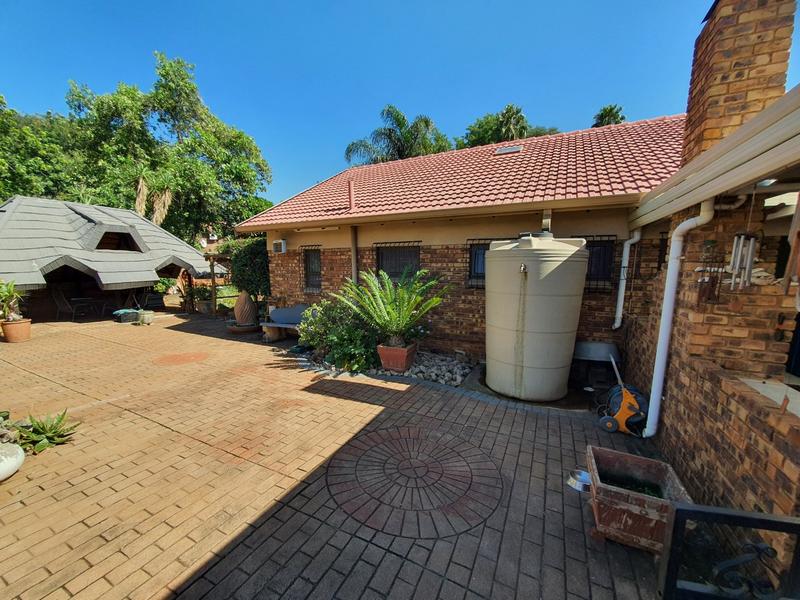 3 Bedroom Property for Sale in Theresa Park Gauteng