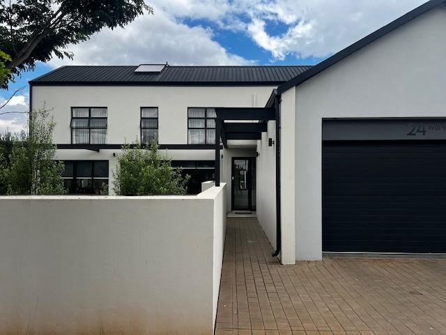 4 Bedroom Property for Sale in Midstream Ridge Gauteng