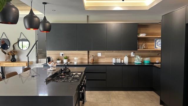 4 Bedroom Property for Sale in Midstream Ridge Gauteng