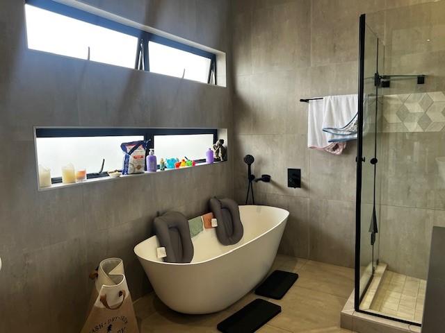 4 Bedroom Property for Sale in Midstream Ridge Gauteng