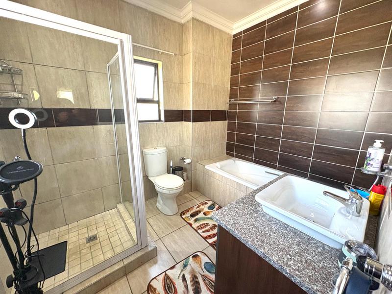 3 Bedroom Property for Sale in Midstream Hill Gauteng