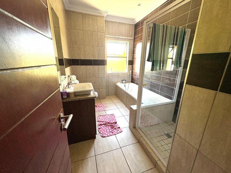 3 Bedroom Property for Sale in Midstream Hill Gauteng