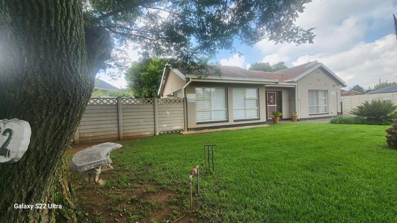 To Let 3 Bedroom Property for Rent in Greenhills Gauteng