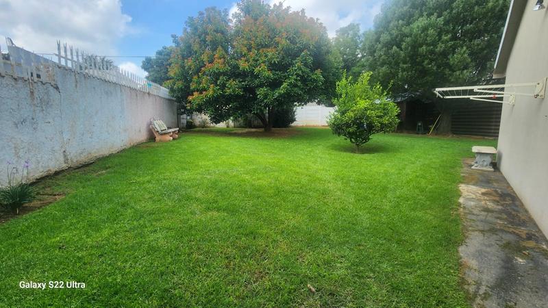 To Let 3 Bedroom Property for Rent in Greenhills Gauteng