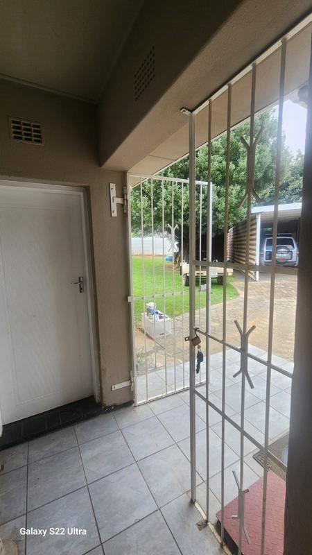 To Let 3 Bedroom Property for Rent in Greenhills Gauteng