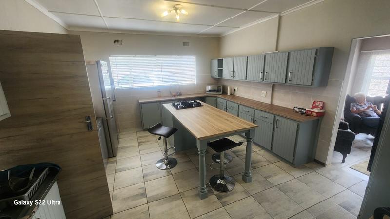 To Let 3 Bedroom Property for Rent in Greenhills Gauteng