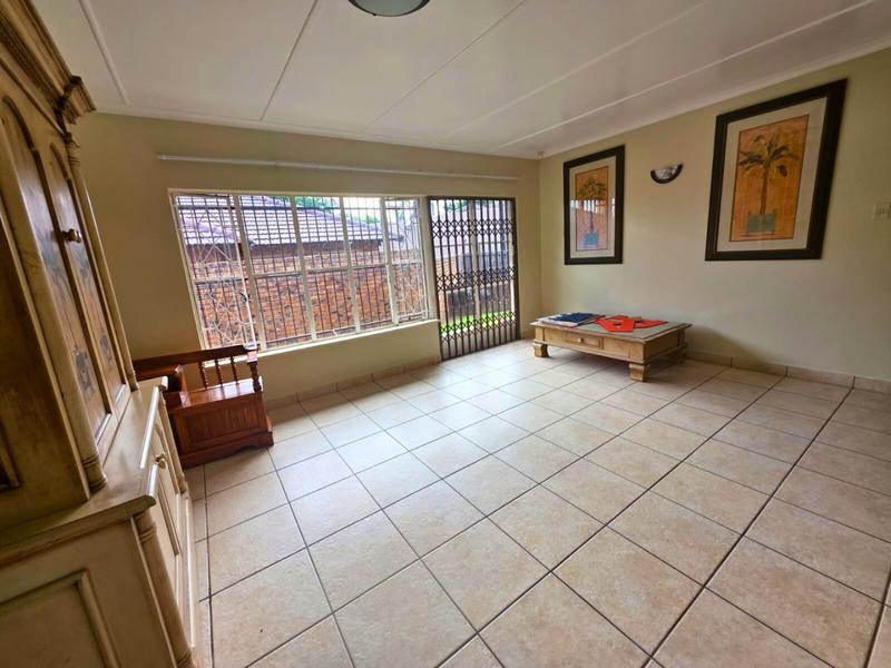 To Let 4 Bedroom Property for Rent in Glen Marais Gauteng