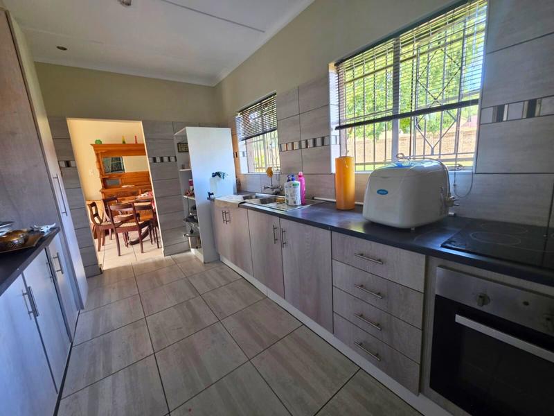 To Let 4 Bedroom Property for Rent in Glen Marais Gauteng