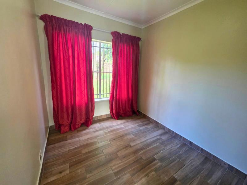 To Let 4 Bedroom Property for Rent in Glen Marais Gauteng