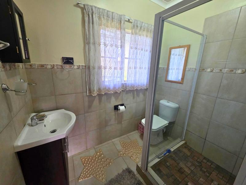 To Let 4 Bedroom Property for Rent in Glen Marais Gauteng