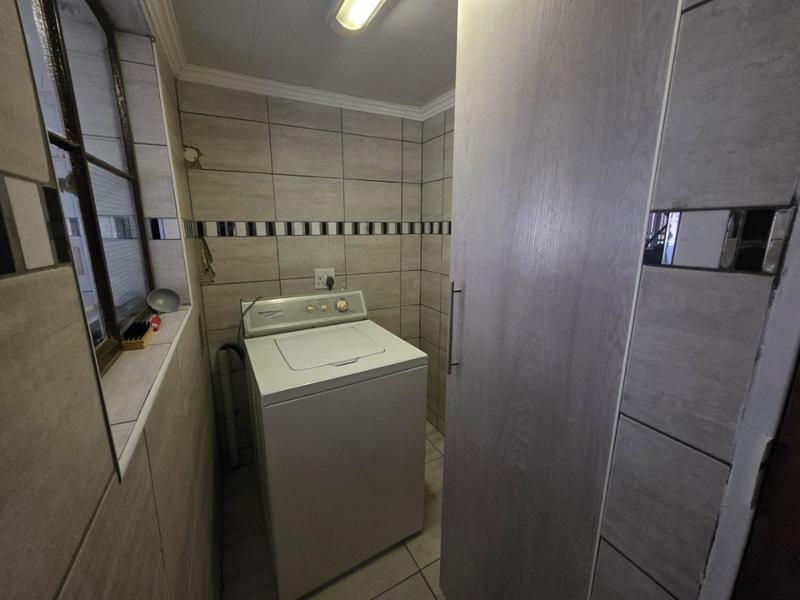 To Let 4 Bedroom Property for Rent in Glen Marais Gauteng