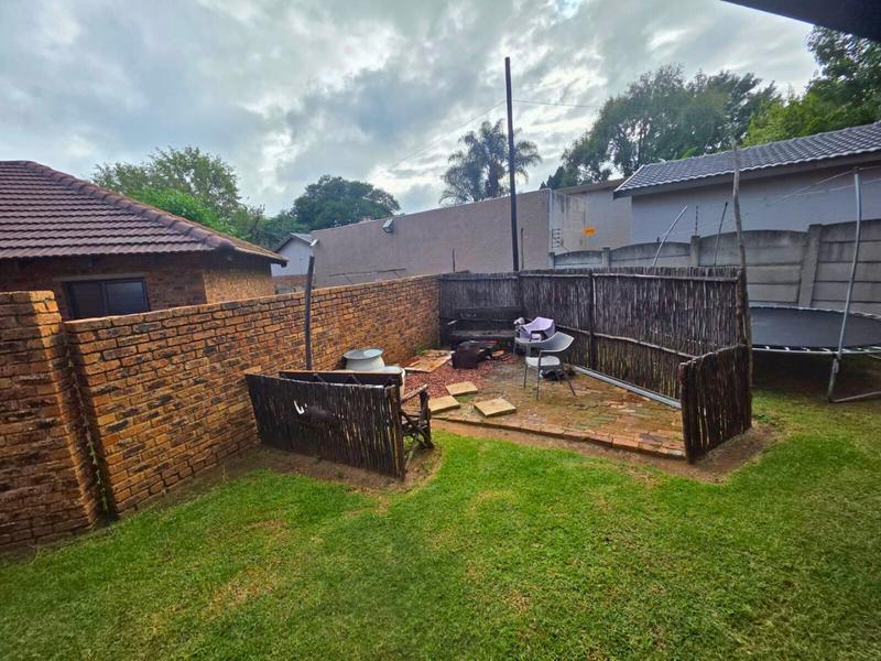To Let 4 Bedroom Property for Rent in Glen Marais Gauteng