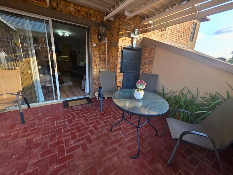 2 Bedroom Property for Sale in Norton Home Estate AH Gauteng