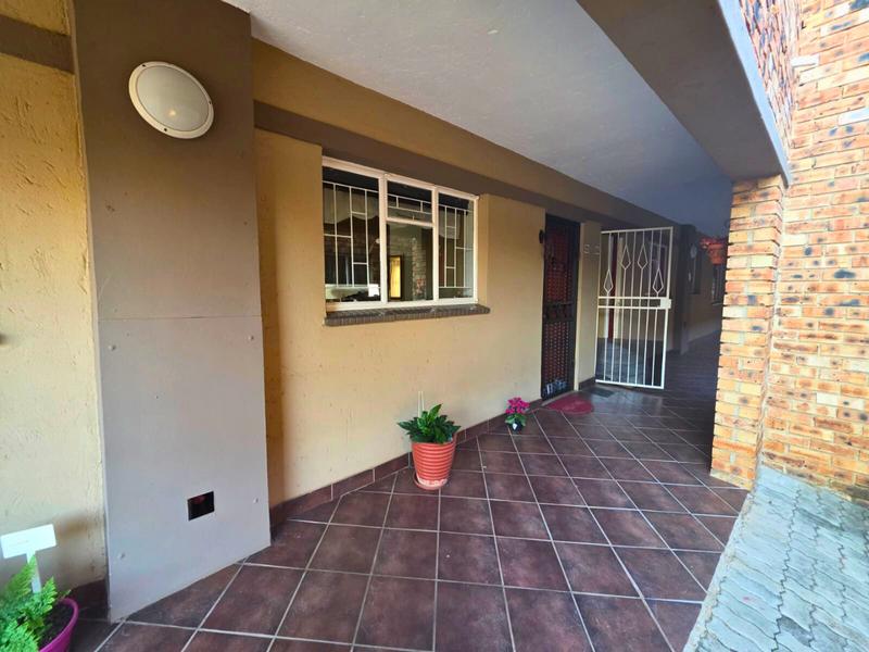 2 Bedroom Property for Sale in Norton Home Estate AH Gauteng