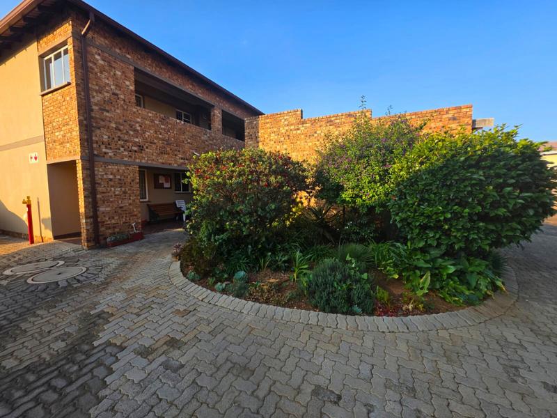 2 Bedroom Property for Sale in Norton Home Estate AH Gauteng