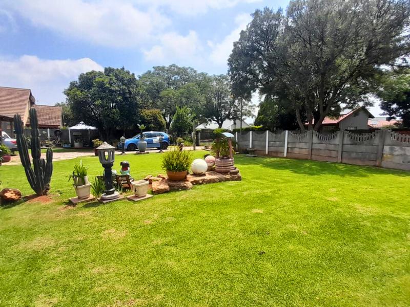 3 Bedroom Property for Sale in Rhodesfield Gauteng