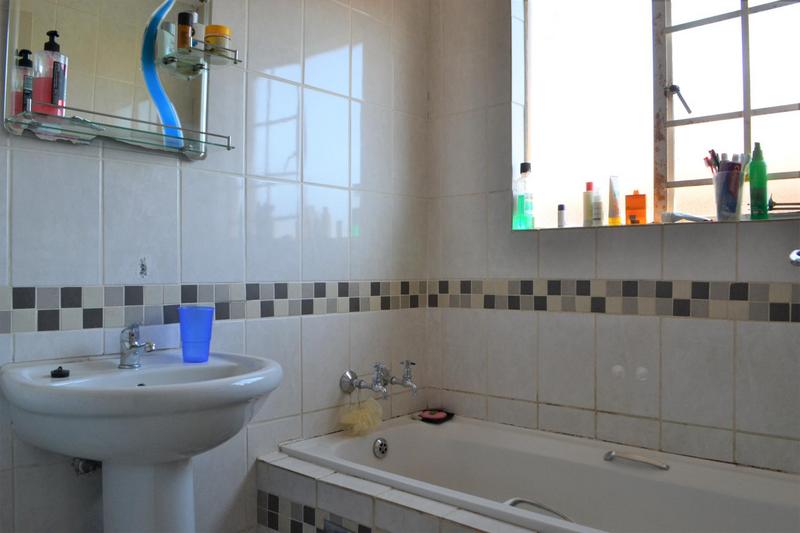 2 Bedroom Property for Sale in Alveda Park Gauteng