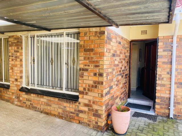 3 Bedroom Property for Sale in Diepkloof Zone 4 Gauteng