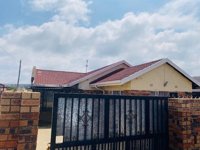 3 Bedroom Property for Sale in Diepkloof Zone 4 Gauteng
