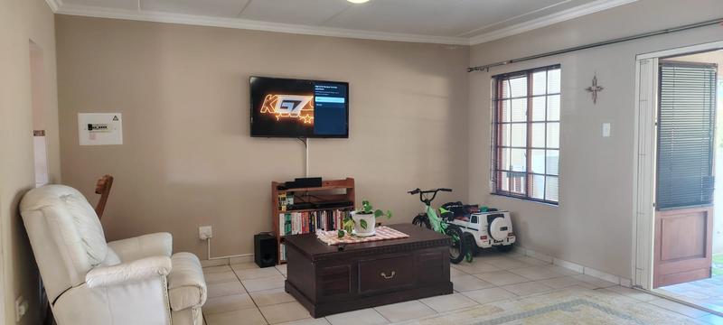 2 Bedroom Property for Sale in Willowbrook Gauteng
