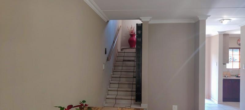 2 Bedroom Property for Sale in Willowbrook Gauteng