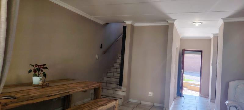 2 Bedroom Property for Sale in Willowbrook Gauteng