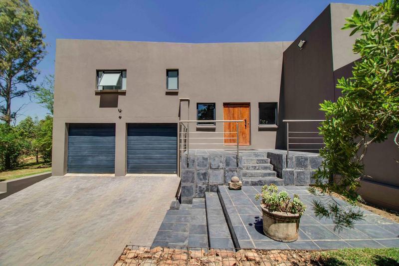 5 Bedroom Property for Sale in Ruimsig Gauteng