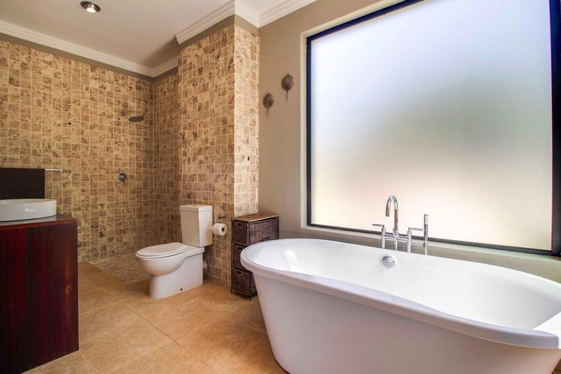 5 Bedroom Property for Sale in Ruimsig Gauteng