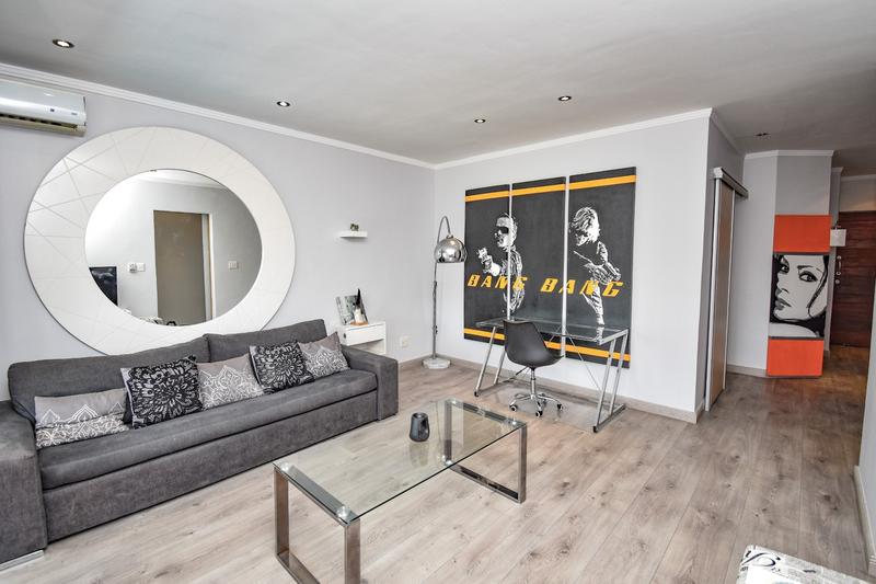 To Let 2 Bedroom Property for Rent in Sandhurst Gauteng