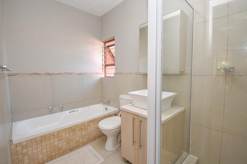 1 Bedroom Property for Sale in Sunninghill Gauteng