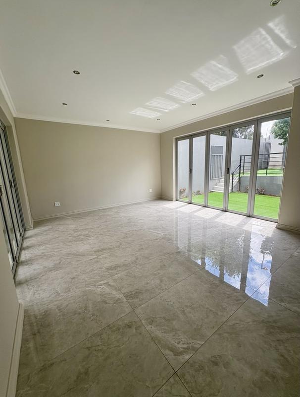 To Let 5 Bedroom Property for Rent in Hyde Park Gauteng