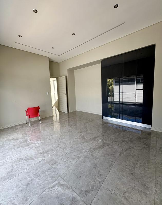 To Let 5 Bedroom Property for Rent in Hyde Park Gauteng