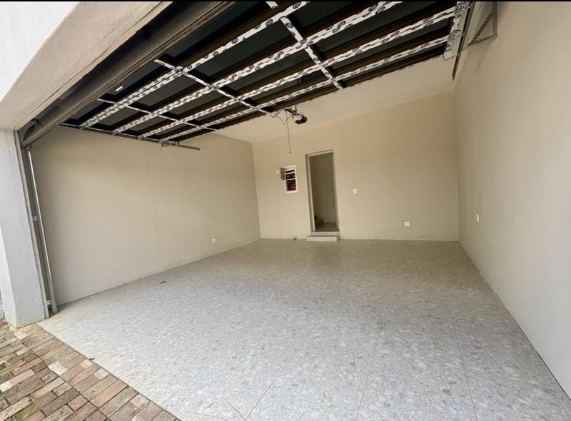 To Let 5 Bedroom Property for Rent in Hyde Park Gauteng